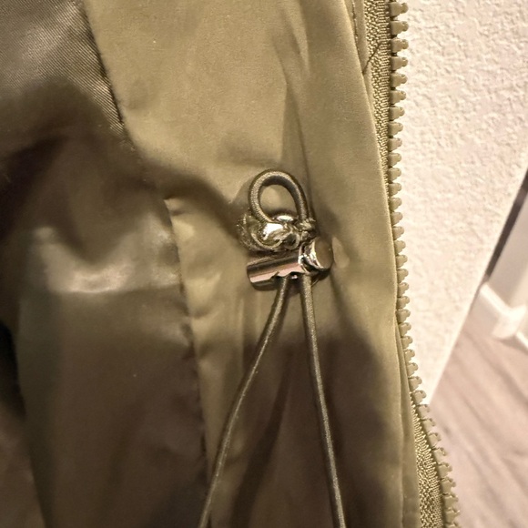 Olive Green Puffer Vest - Picture 7 of 8